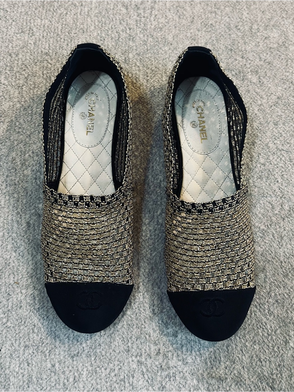 CHANEL Metallic Gold & Black Woven Mesh CC Cap Toe Flats Size 40